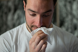 Непроходящая заложенность носа: причины и лечение